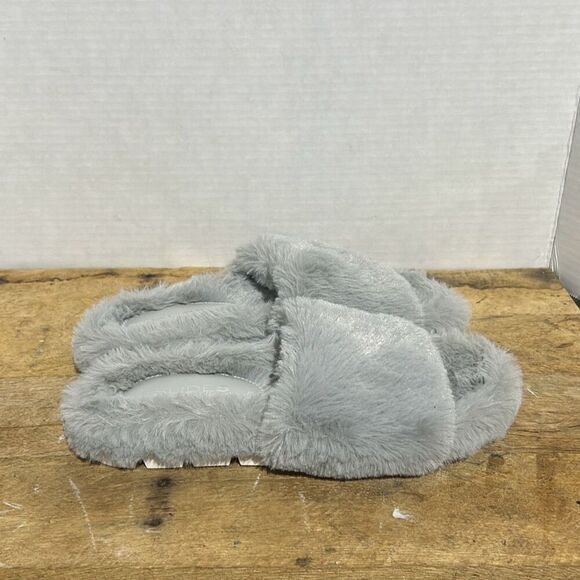 J/slides gray fuzzy slip on slippers cozy rubber bottoms woman's size 7‎ - Picture 4 of 7